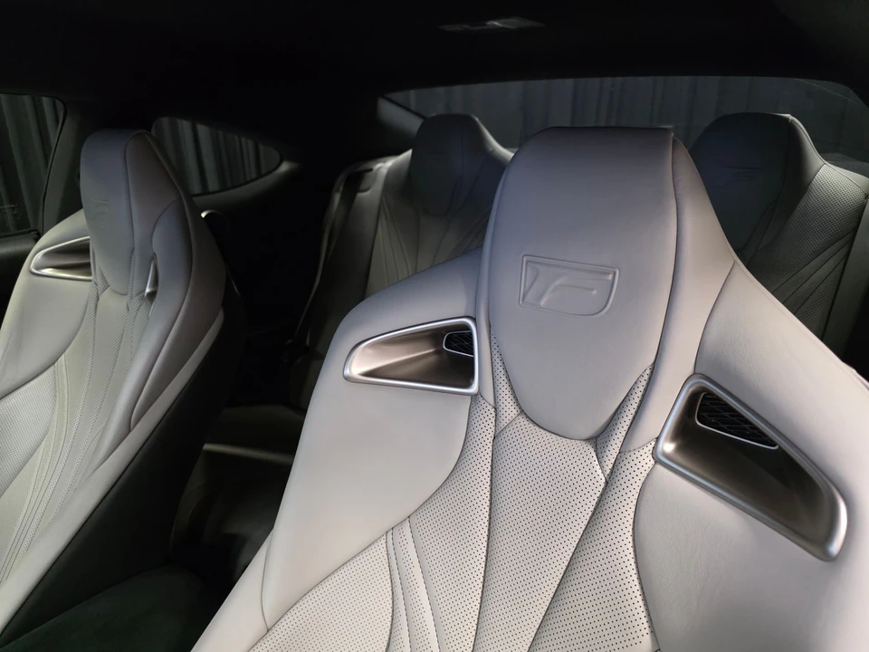 2015 Lexus - Image 19 of 31
