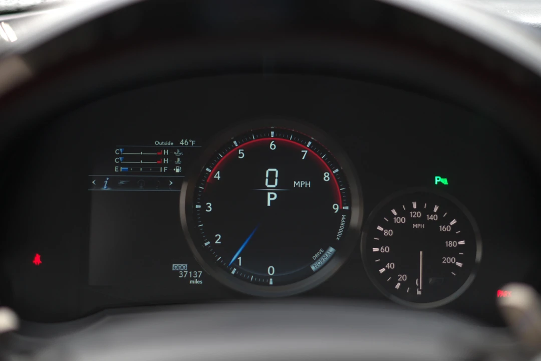 2015 Lexus RC F - Image 31 of 31