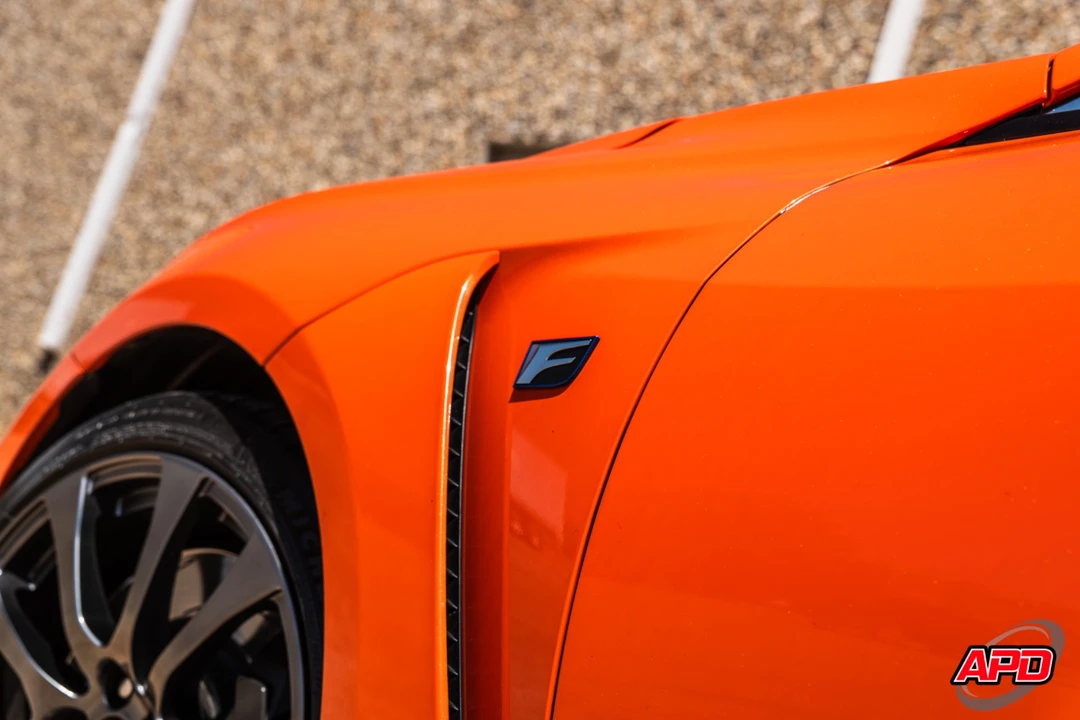 2015 Lexus RC F - Image 26 of 31