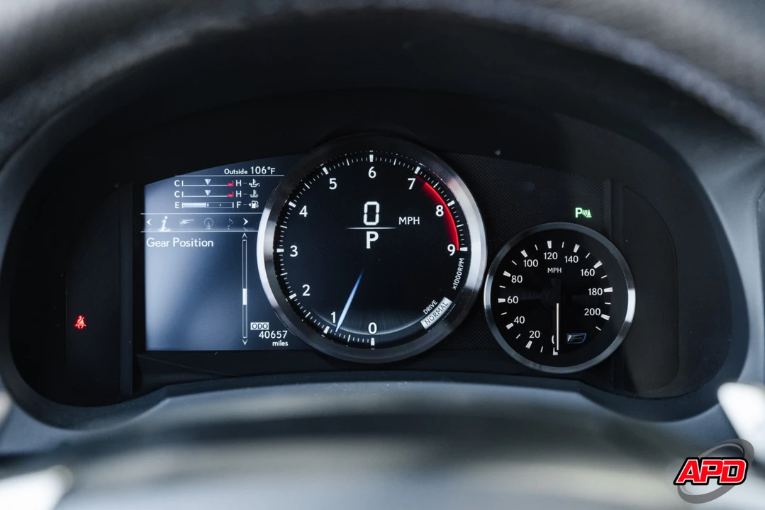 2015 Lexus RC F - Image 9 of 31