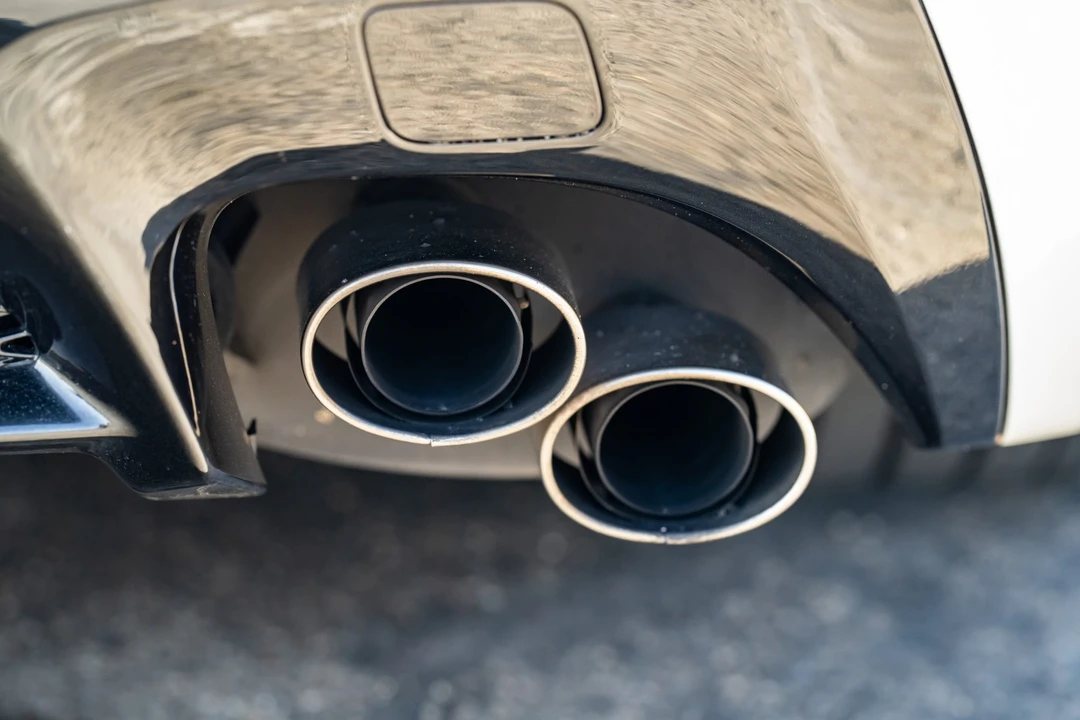 2015 Lexus RC F - Image 17 of 31