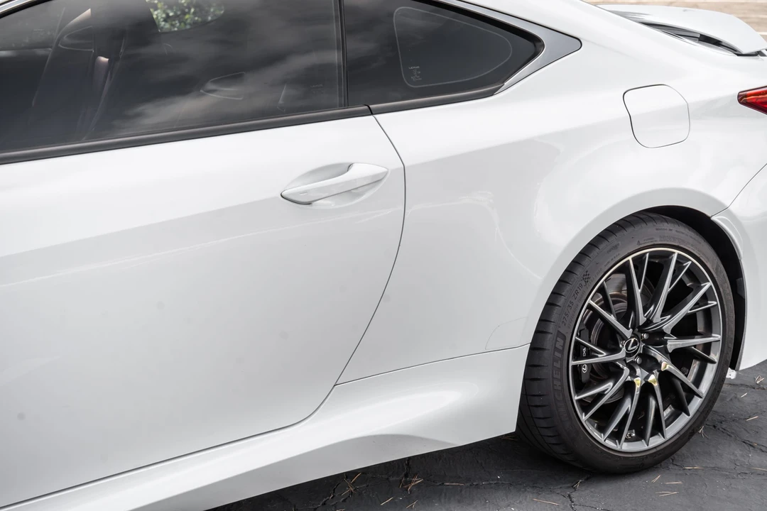 2015 Lexus RC F - Image 23 of 31