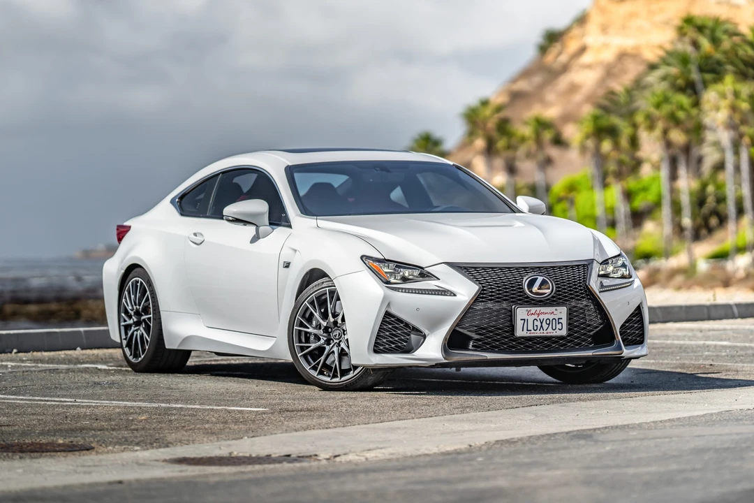 2015 Lexus RC F - Image 3 of 31