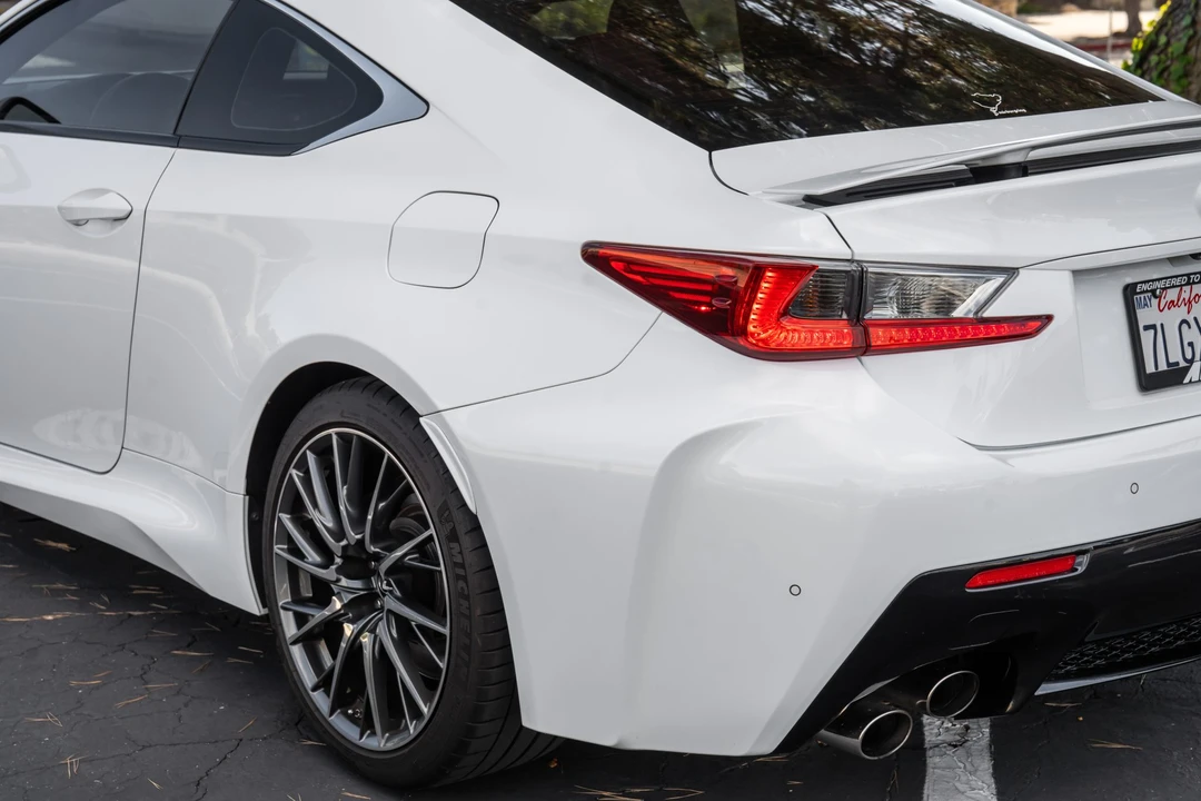 2015 Lexus RC F - Image 22 of 31