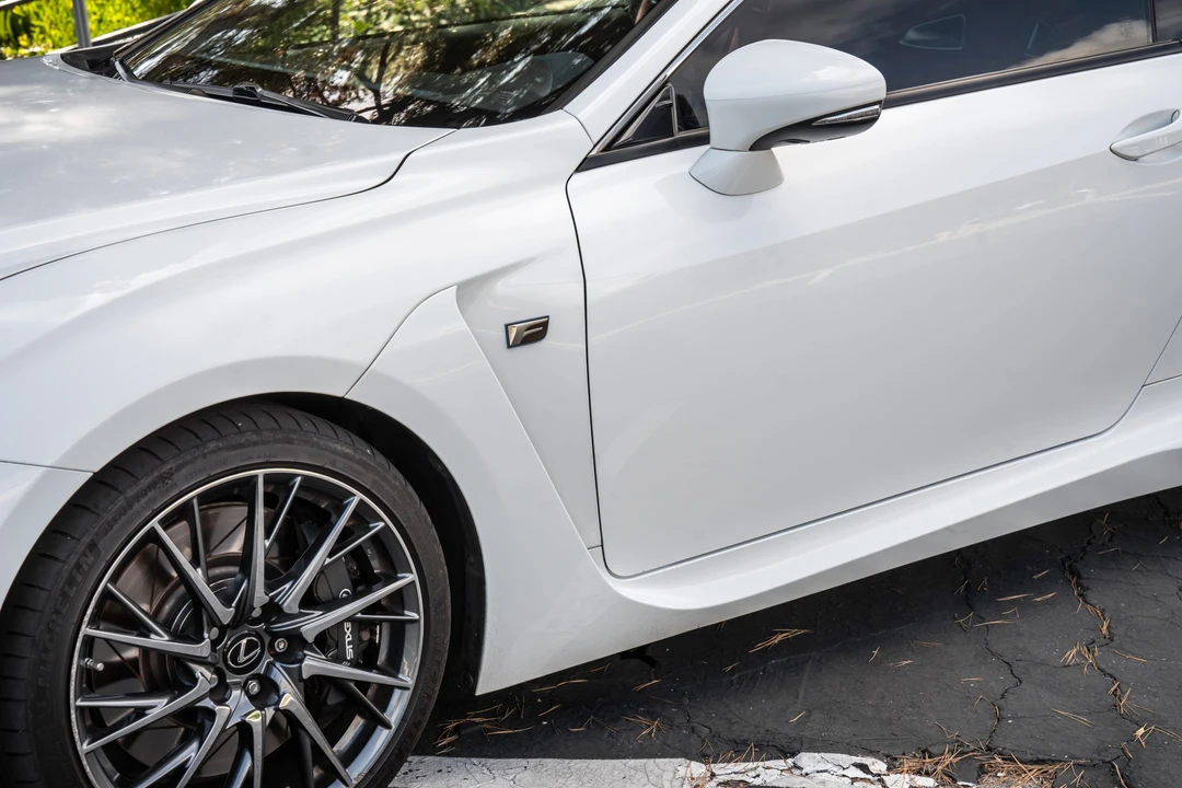 2015 Lexus RC F - Image 24 of 31