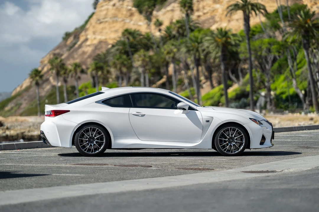 2015 Lexus RC F - Image 4 of 31