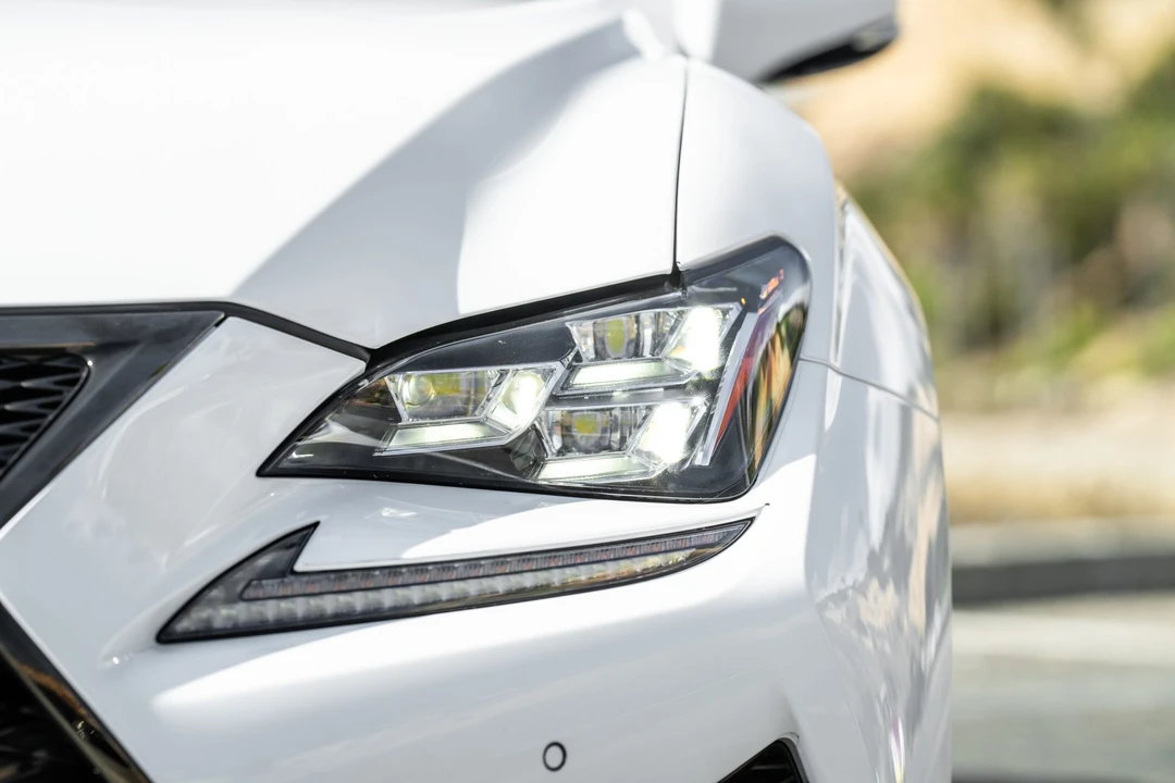 2015 Lexus RC F - Image 10 of 31