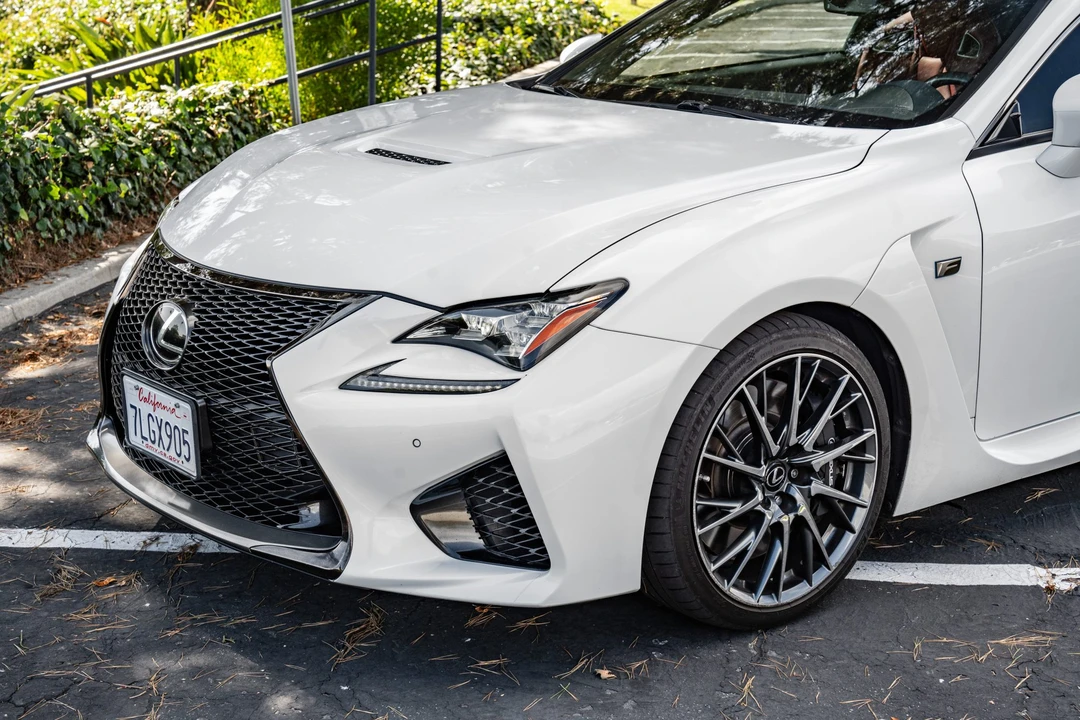 2015 Lexus RC F - Image 9 of 31