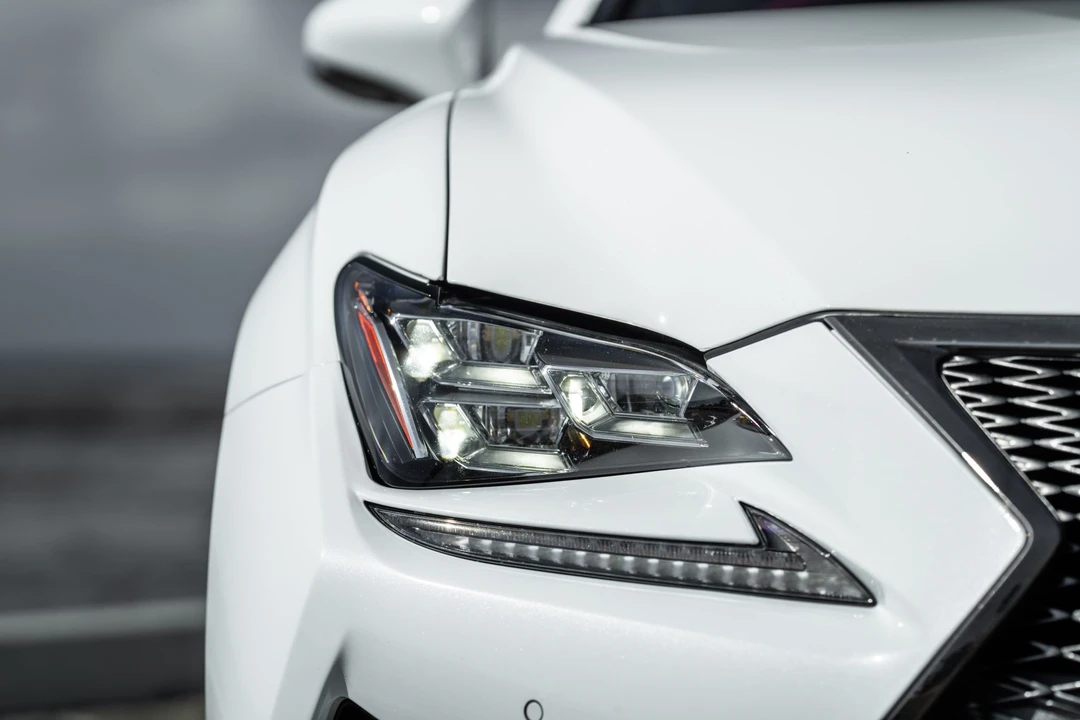 2015 Lexus RC F - Image 11 of 31