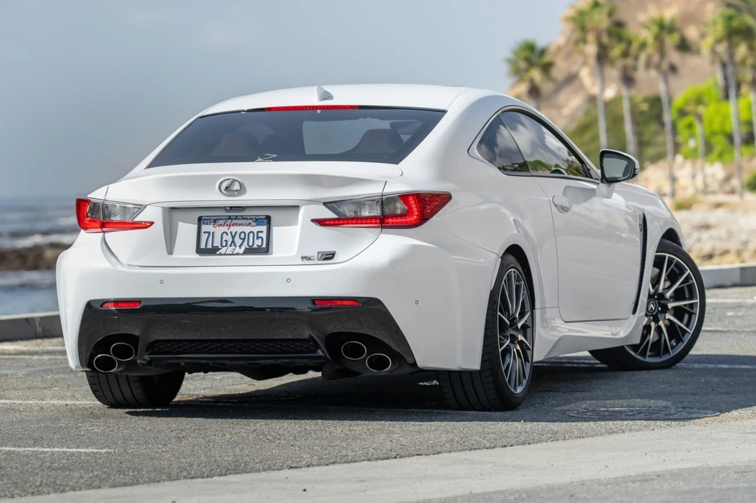 2015 Lexus RC F - Image 5 of 31