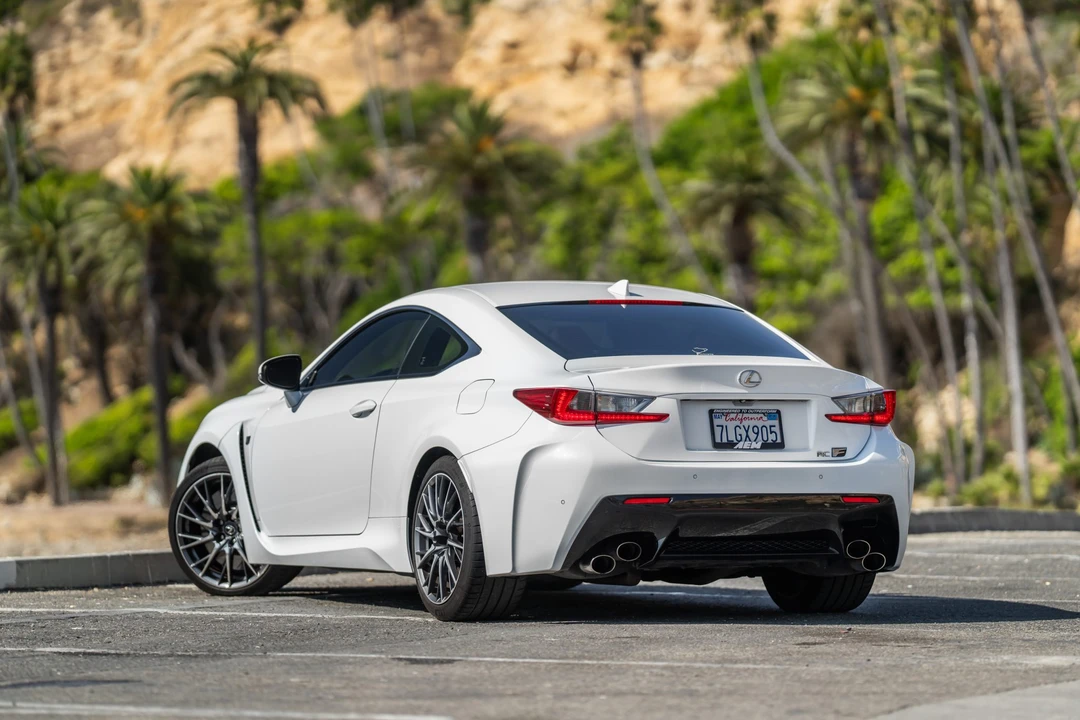 2015 Lexus RC F - Image 7 of 31