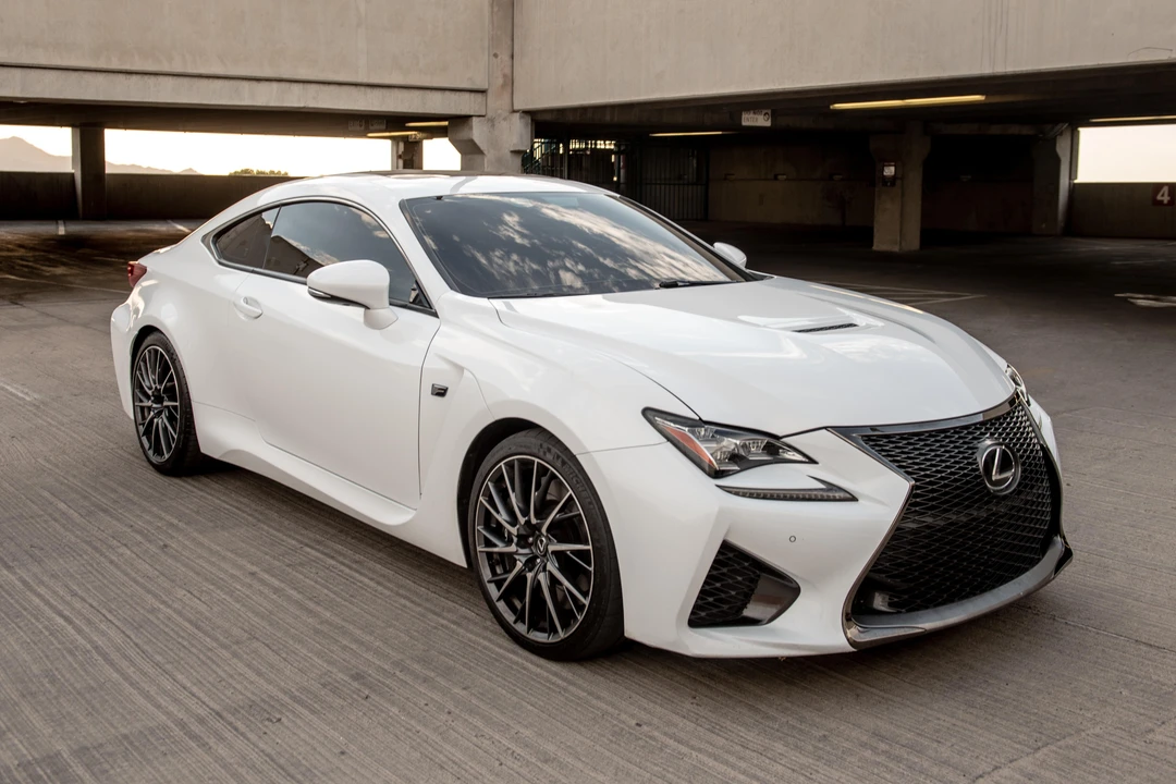 2015 Lexus RC F - Image 8 of 31