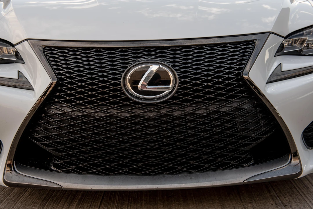 2015 Lexus RC F - Image 12 of 31