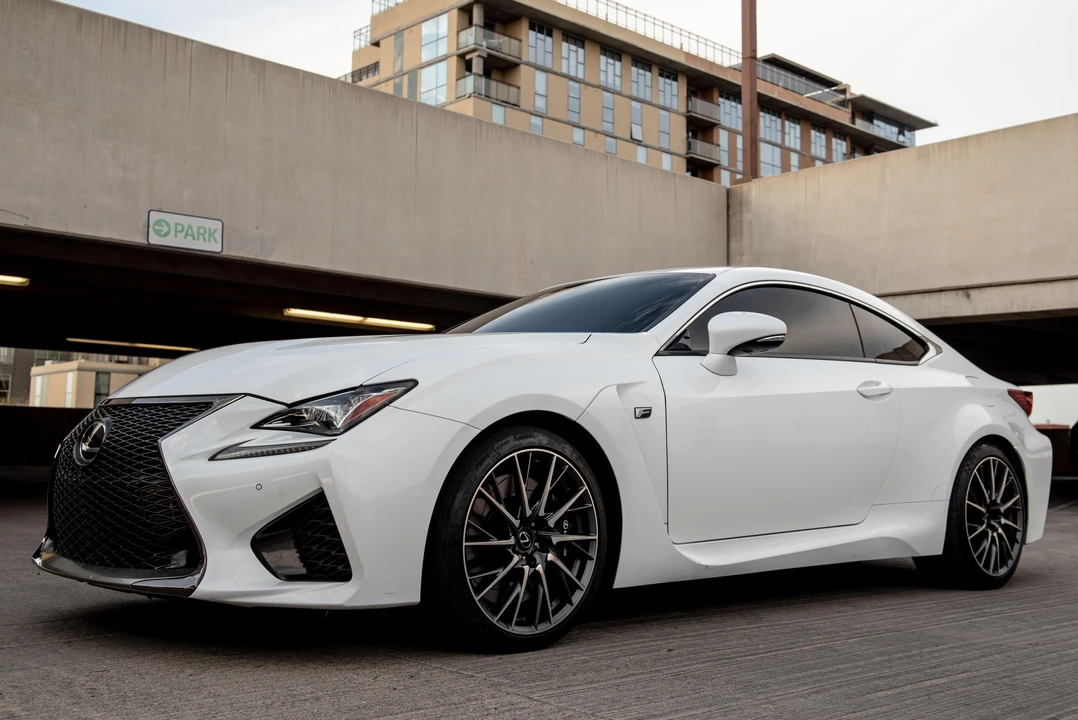 2015 Lexus RC F - Image 10 of 31