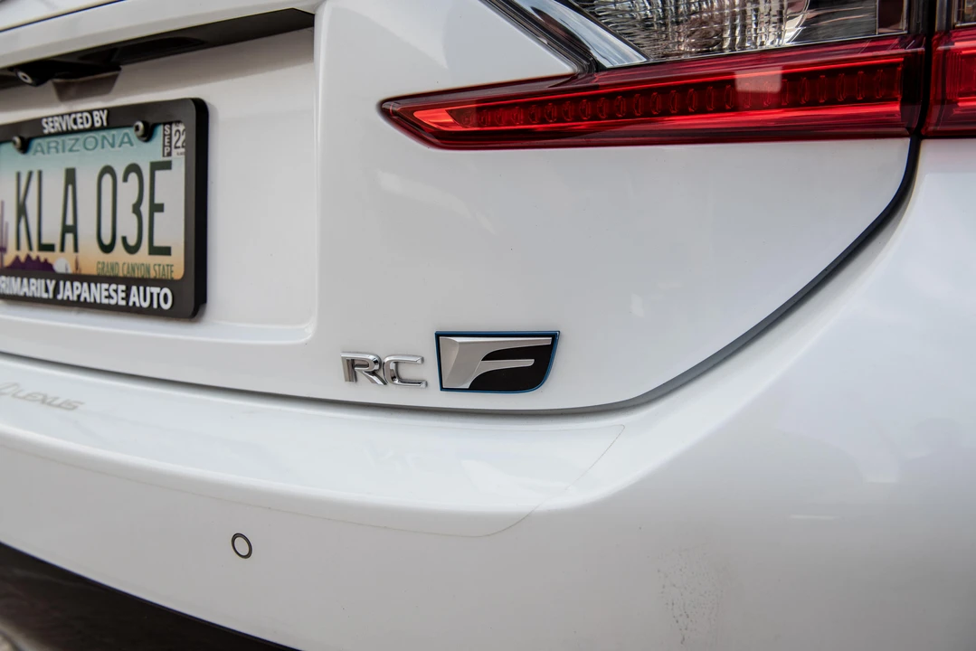 2015 Lexus RC F - Image 13 of 31