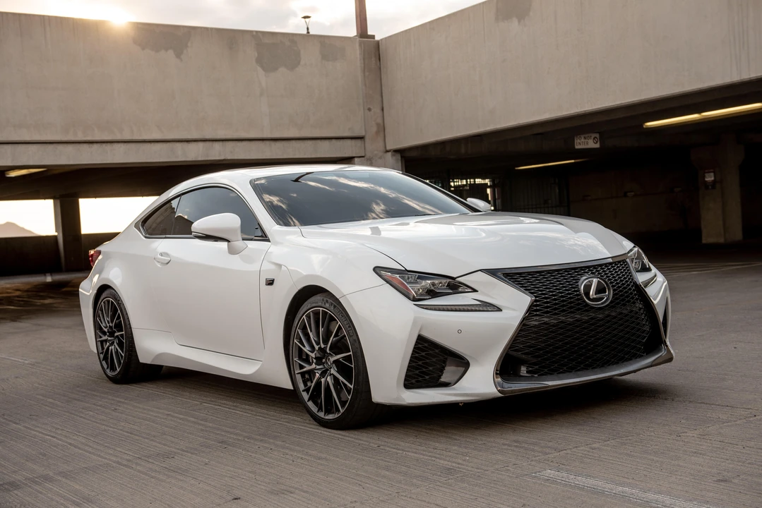 2015 Lexus RC F - Image 9 of 31
