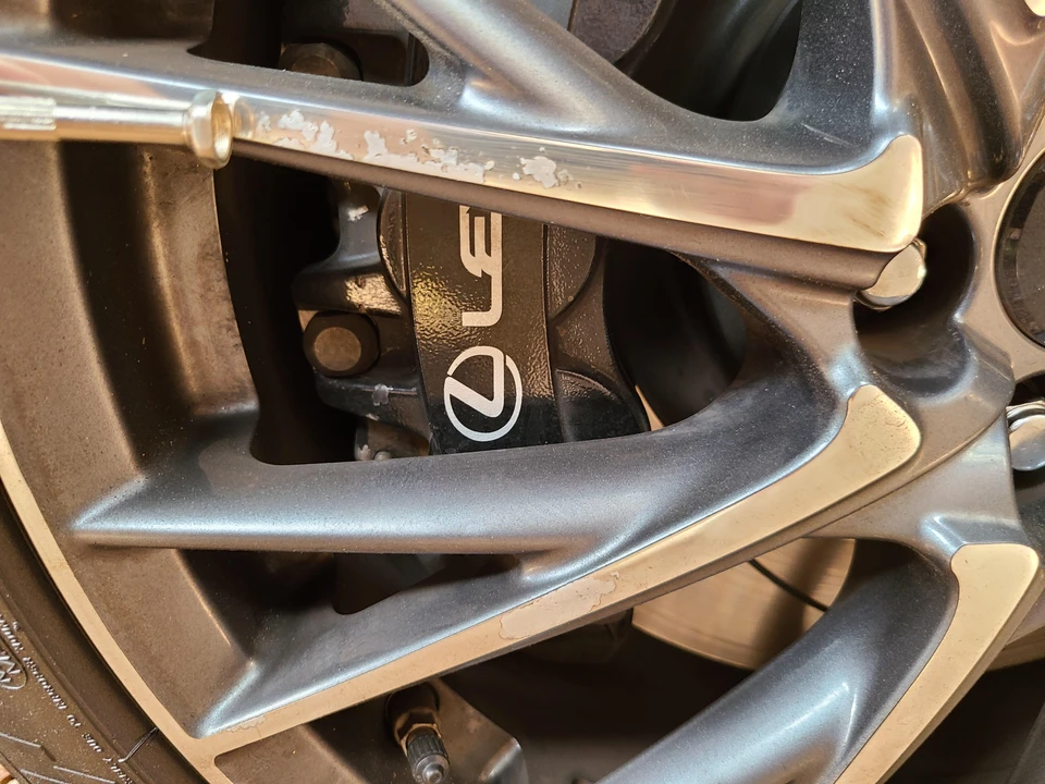 2015 Lexus RC F - Image 23 of 31
