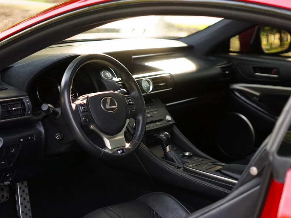 2015 Lexus RC F - Image 9 of 21