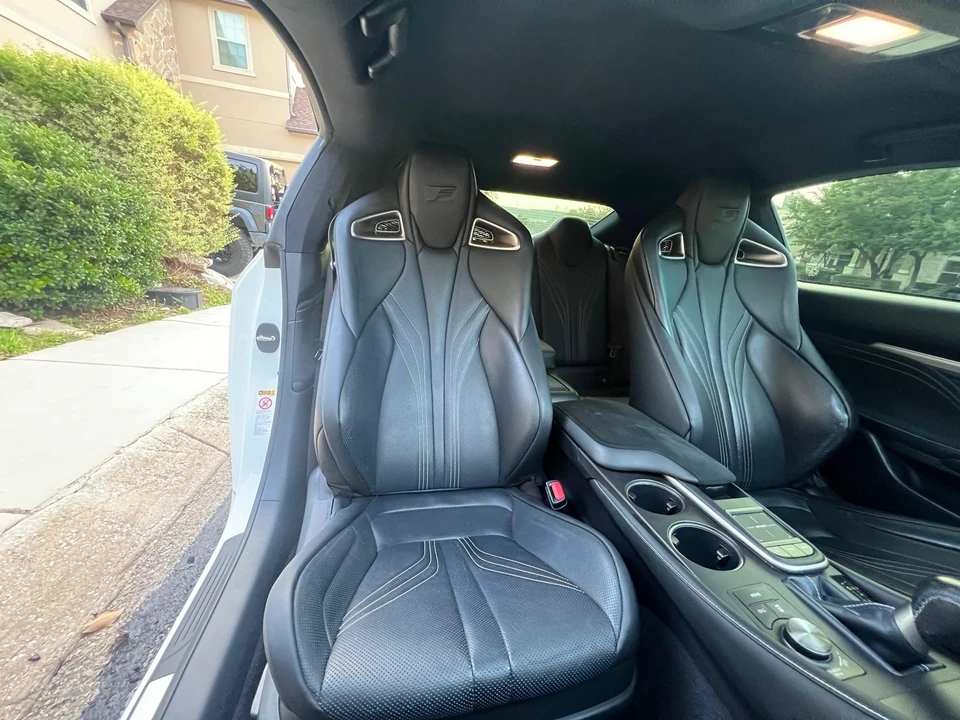 2015 Lexus RC F - Image 27 of 31