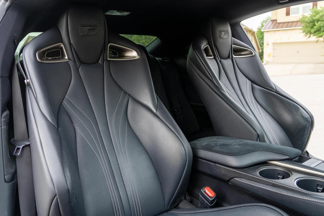 2015 Lexus RC F - Image 22 of 31
