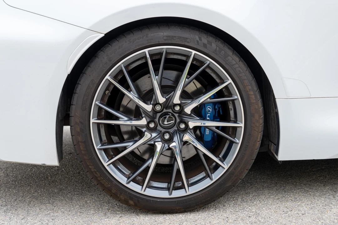 2015 Lexus RC F - Image 20 of 31
