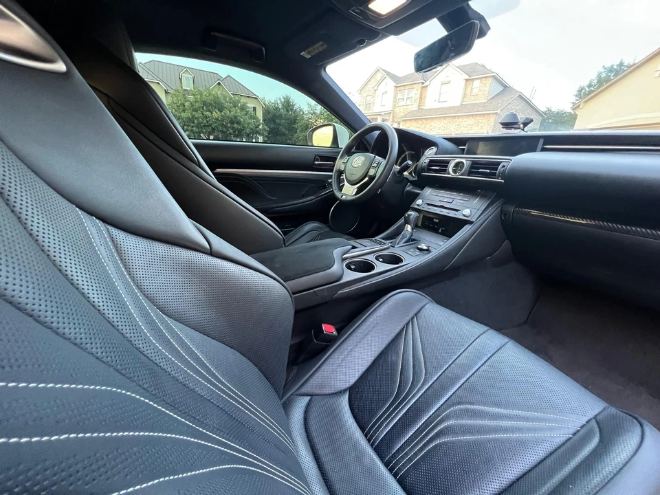 2015 Lexus RC F - Image 28 of 31