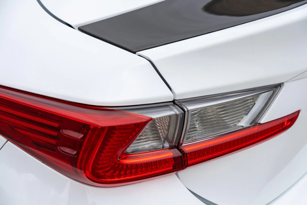 2015 Lexus RC F - Image 12 of 31