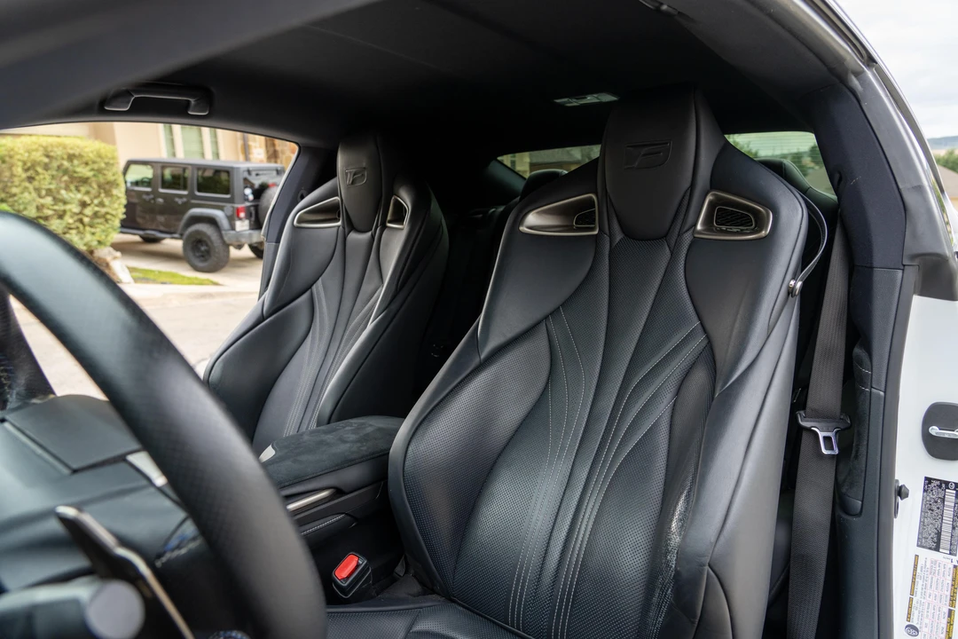 2015 Lexus RC F - Image 26 of 31