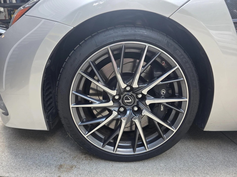 2015 Lexus RC F - Image 26 of 31