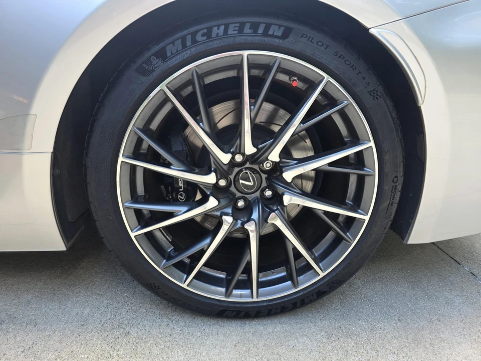 2015 Lexus RC F - Image 25 of 31