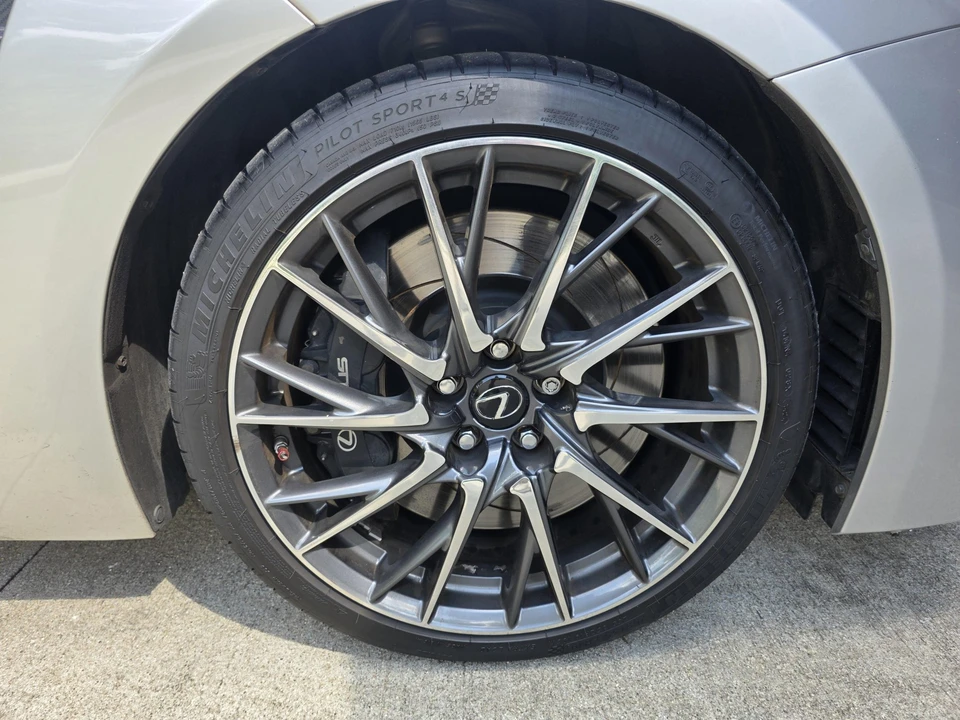 2015 Lexus RC F - Image 24 of 31