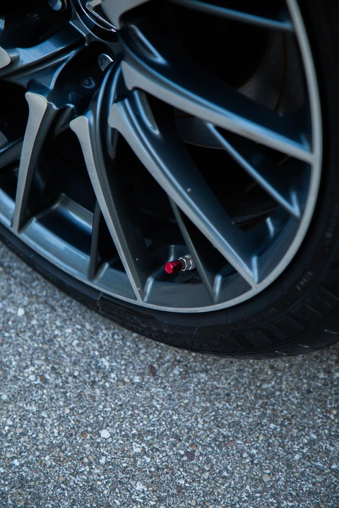 2015 Lexus RC F - Image 27 of 31