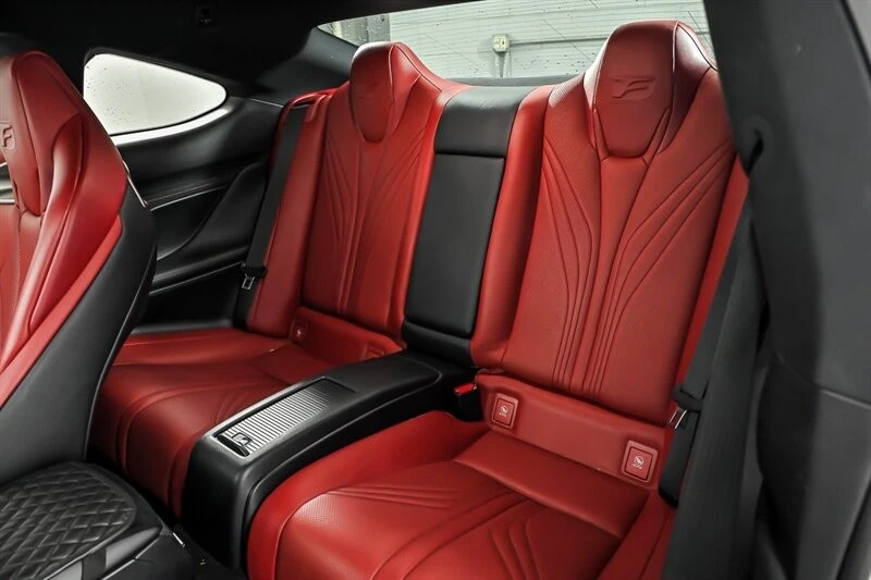 2015 Lexus RC F - Image 18 of 31