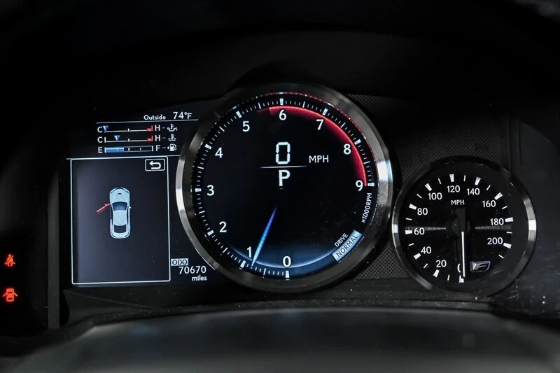 2015 Lexus RC F - Image 21 of 31