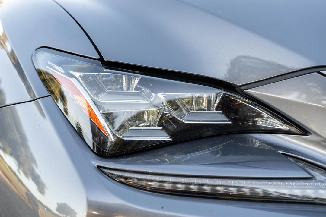 2015 Lexus RC F - Image 9 of 31