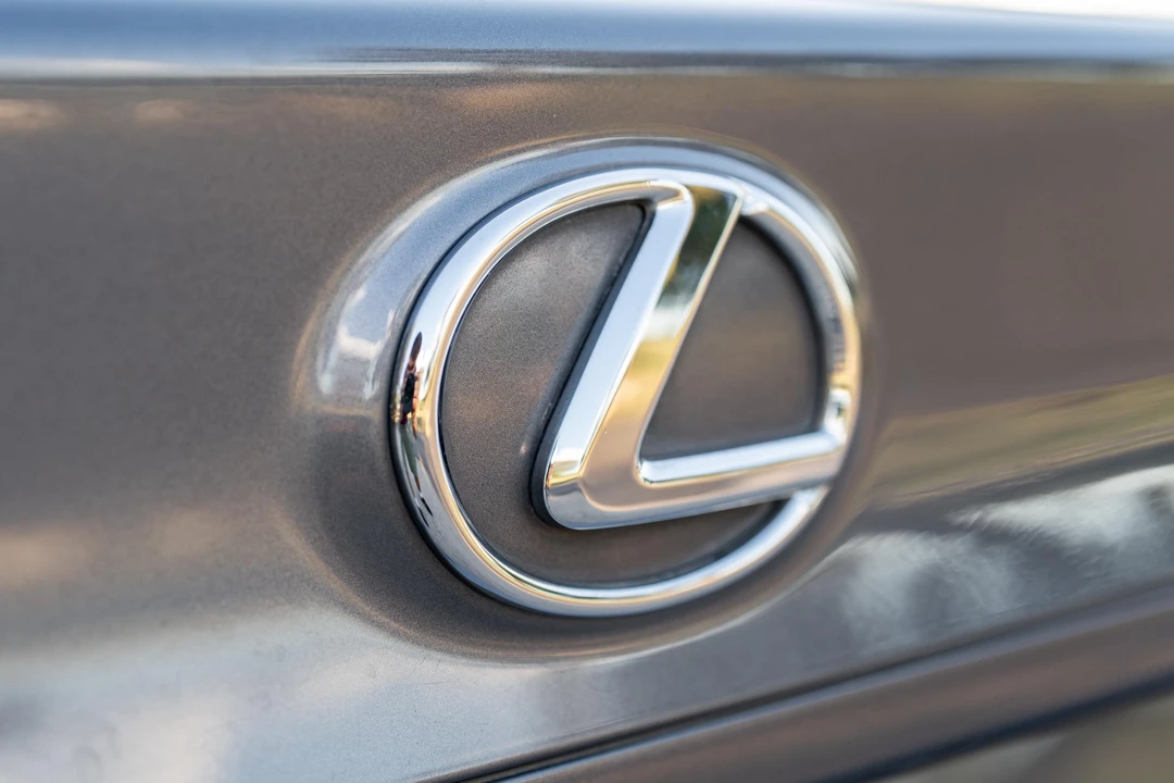 2015 Lexus RC F - Image 21 of 31