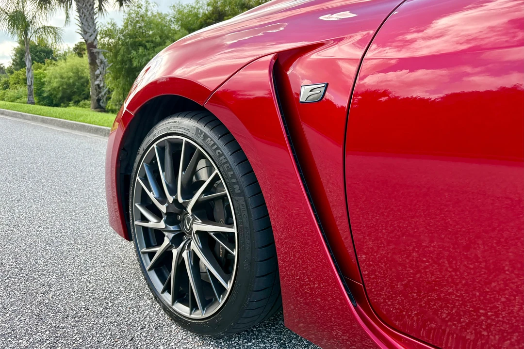2015 Lexus RC F - Image 24 of 31