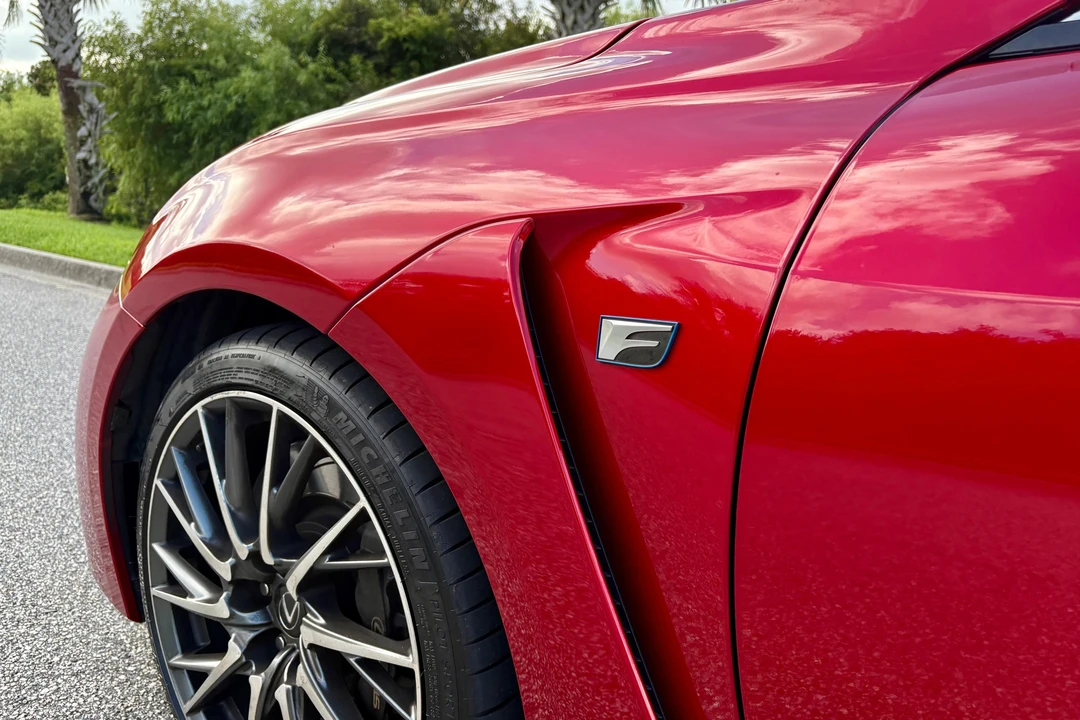 2015 Lexus RC F - Image 23 of 31