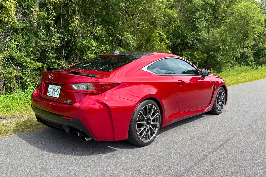 2015 Lexus RC F - Image 17 of 31