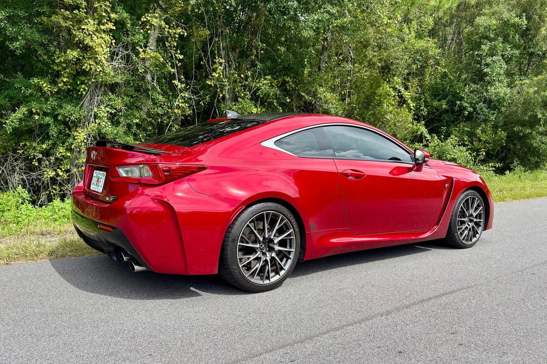 2015 Lexus RC F - Image 18 of 31