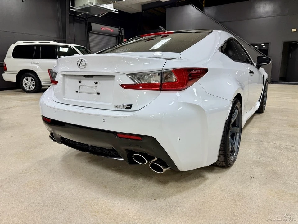 2015 Lexus RC F - Image 9 of 12
