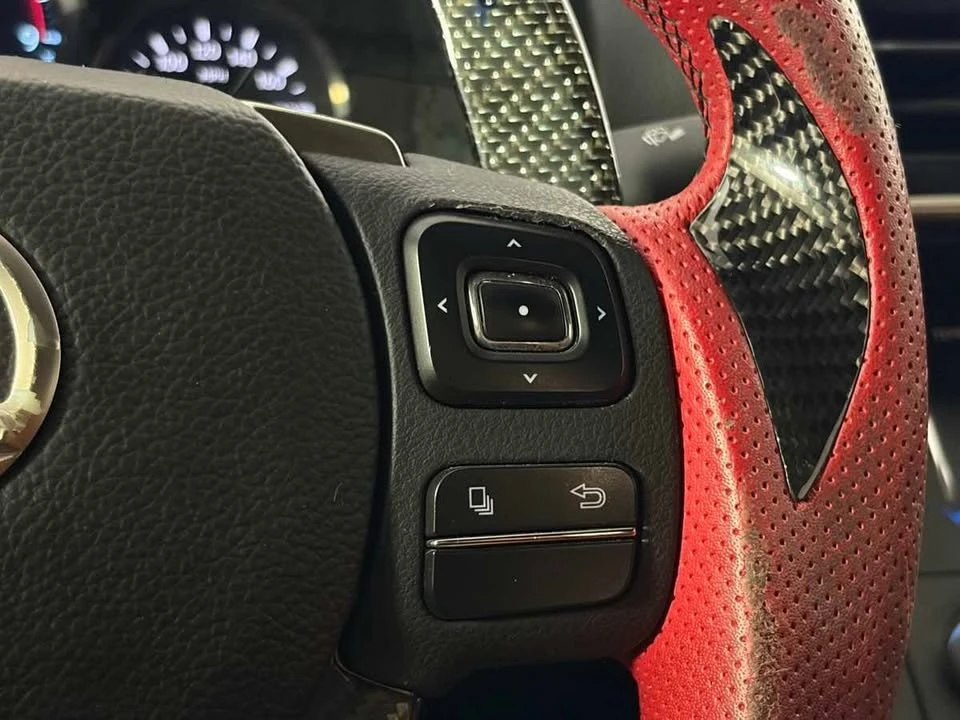 2015 Lexus RC F - Image 17 of 20
