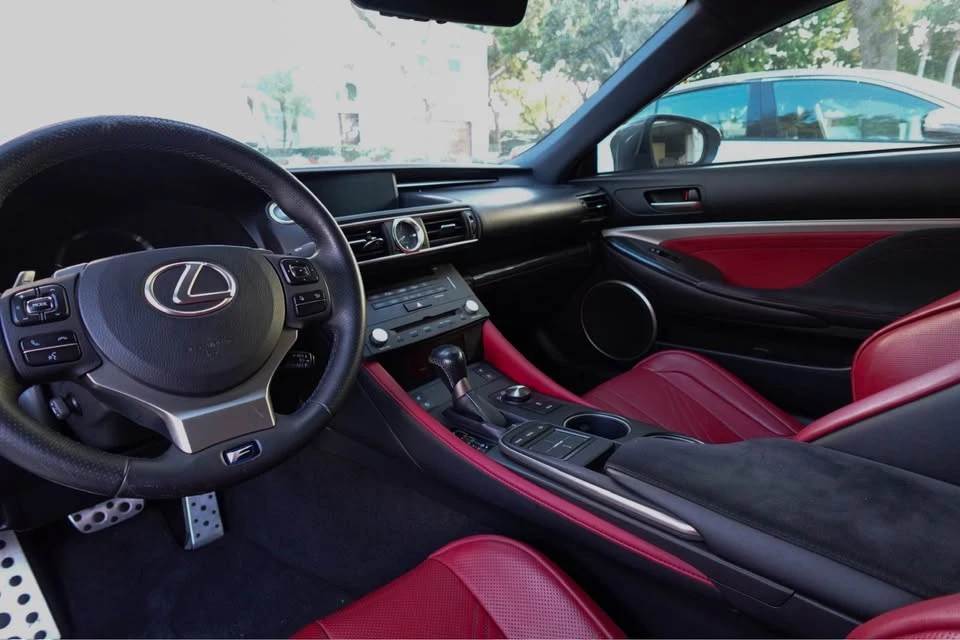2015 Lexus RC F - Image 10 of 20