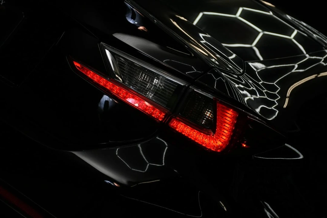 2015 Lexus RC F - Image 13 of 21