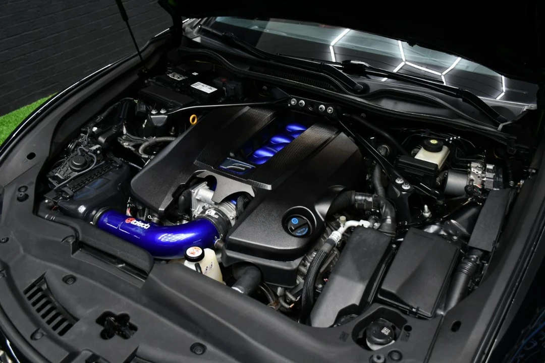 2015 Lexus RC F - Image 18 of 21