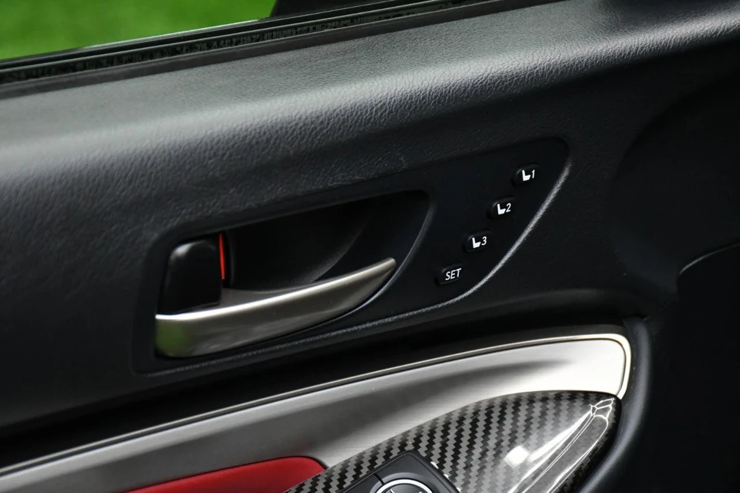 2015 Lexus RC F - Image 21 of 21