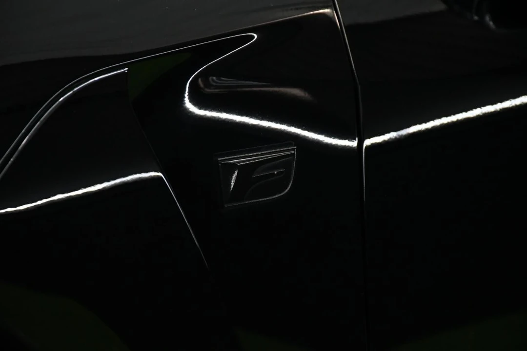 2015 Lexus RC F - Image 10 of 21