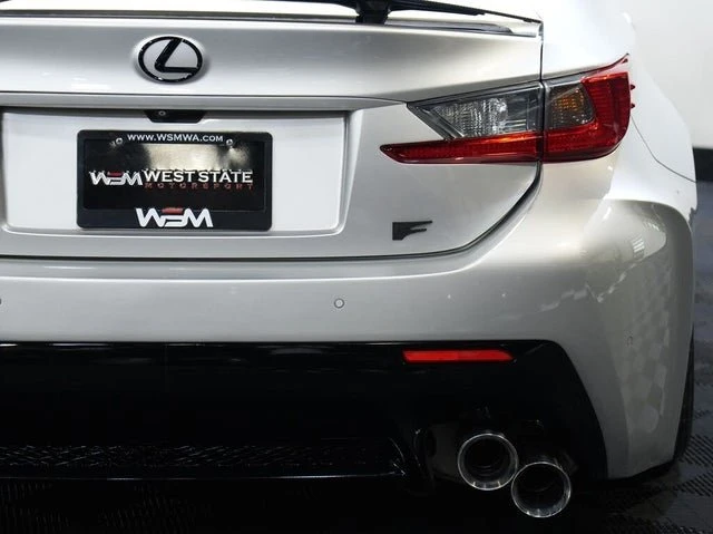 2015 Lexus RC F - Image 17 of 18