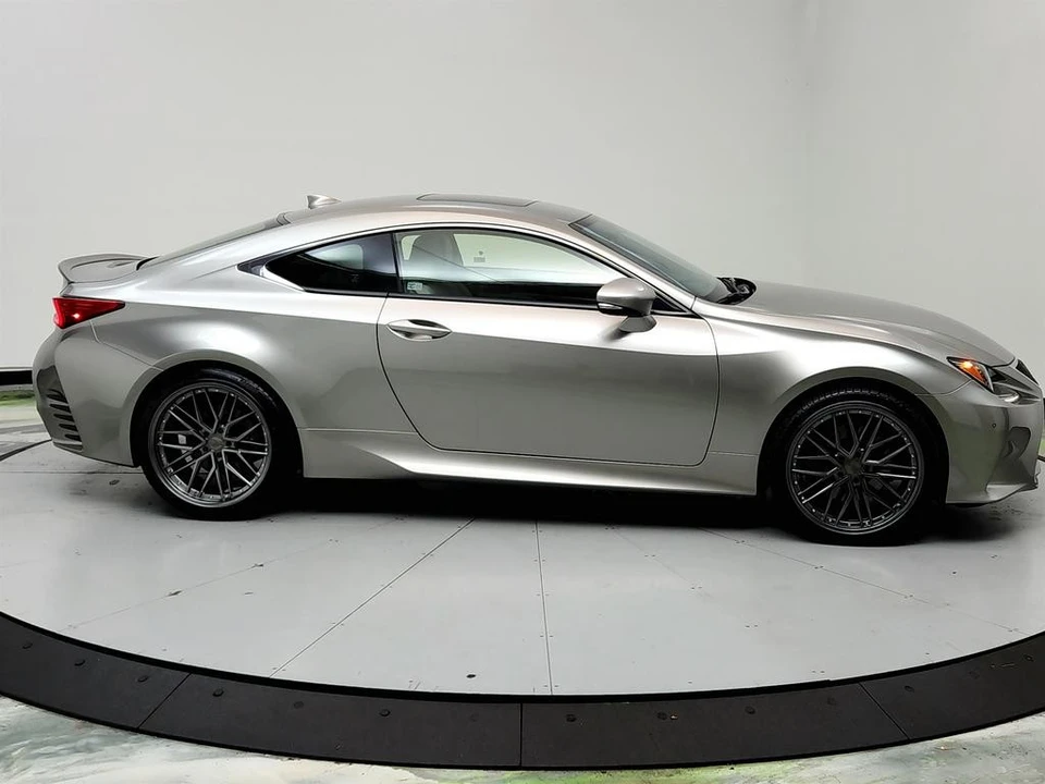 2015 Lexus RC - Image 4 of 12