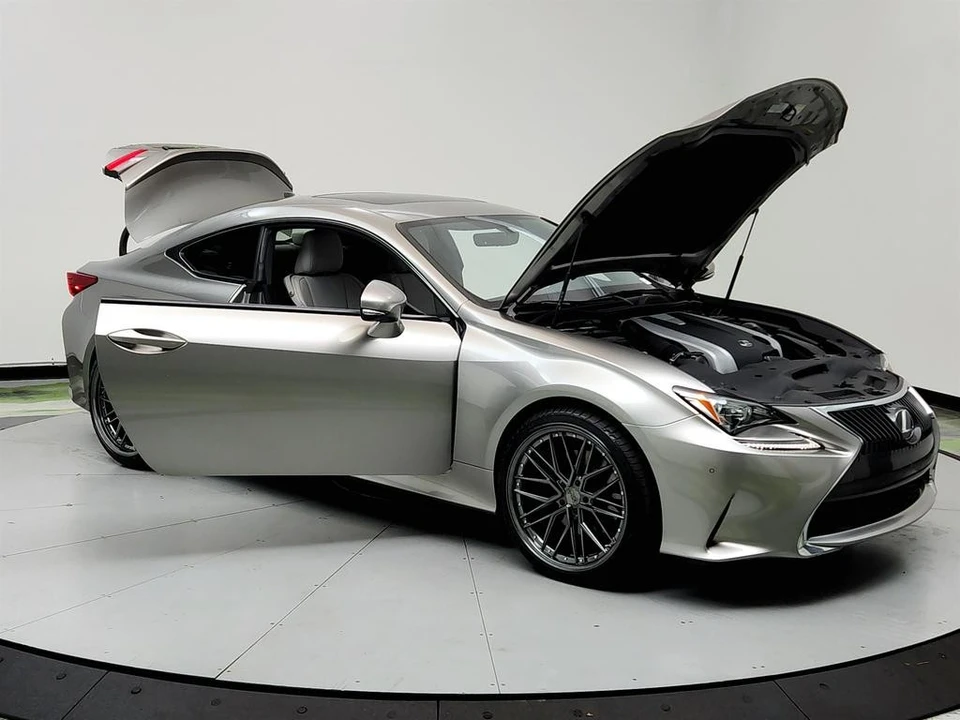 2015 Lexus RC - Image 10 of 12